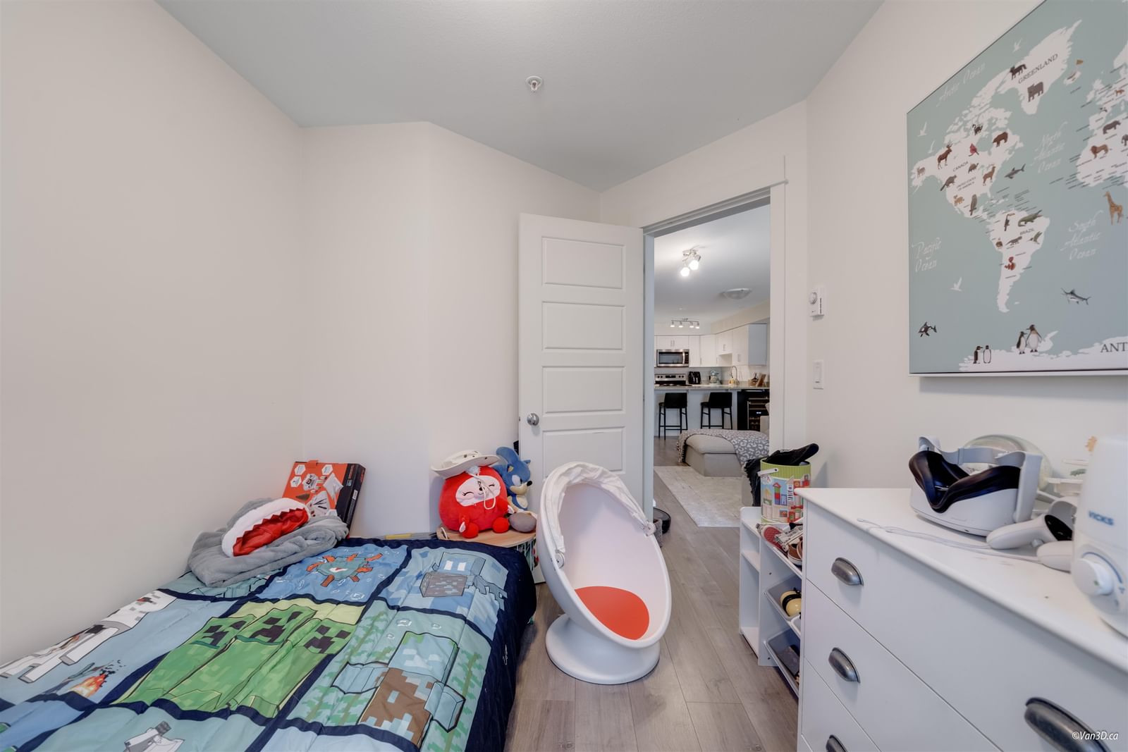 Listing Image 12