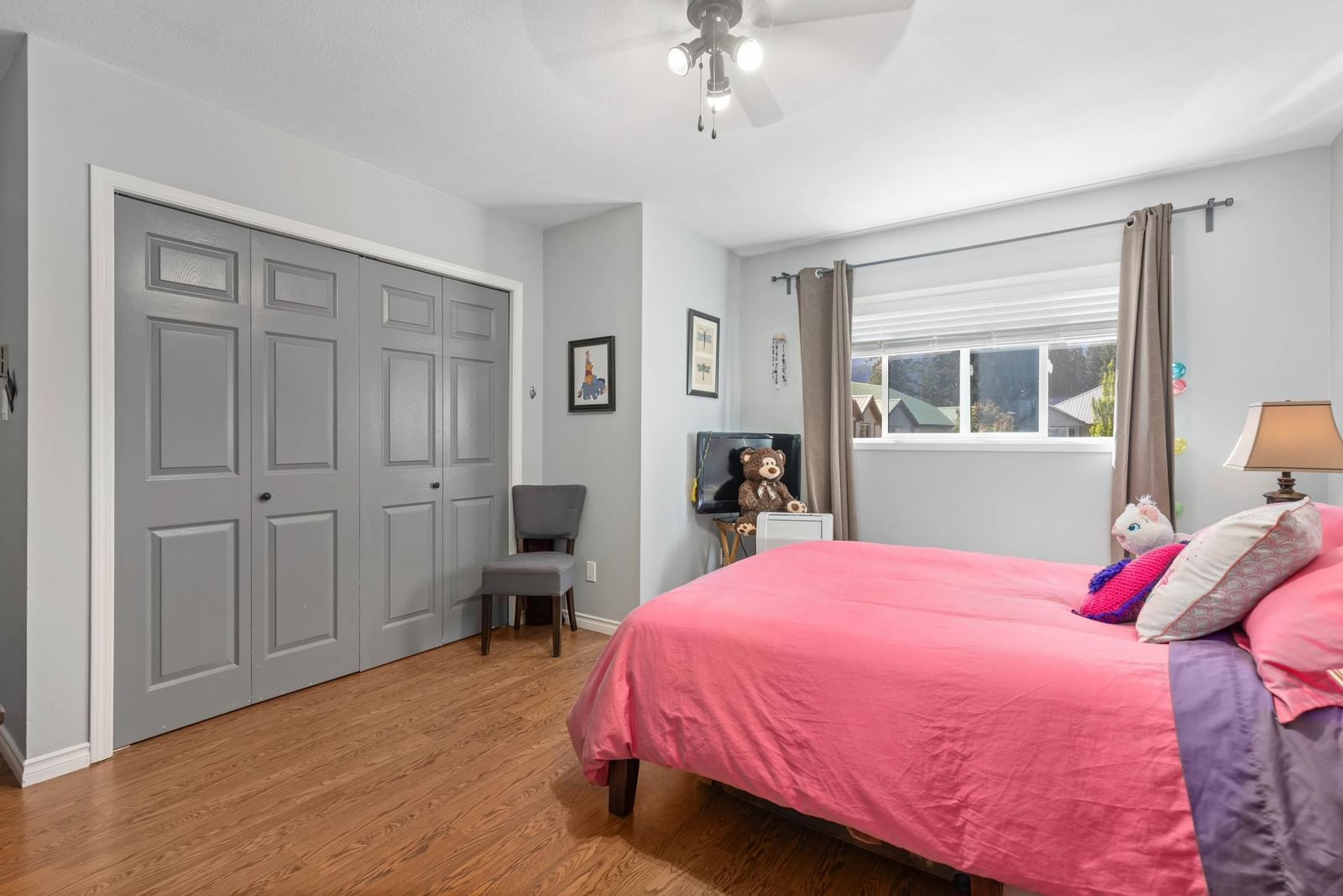 Listing Image 12