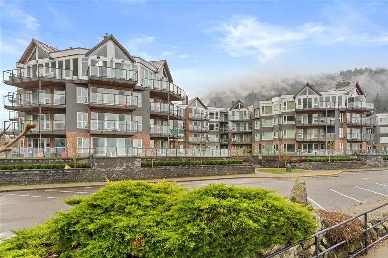 209 - 378 Esplanade Avenue