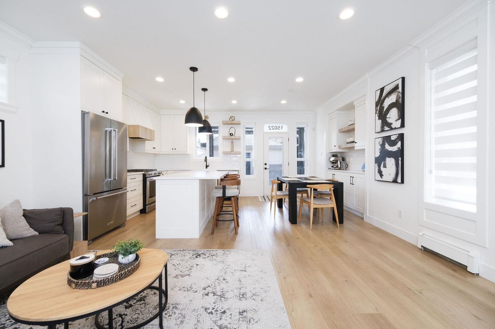 Listing Image 10