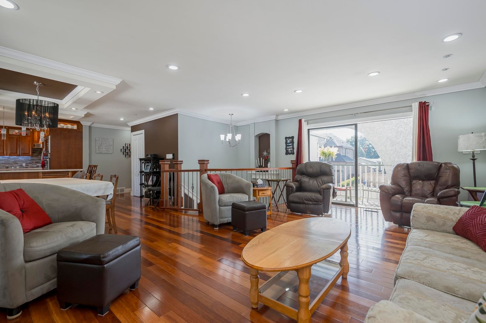 Listing Image 11