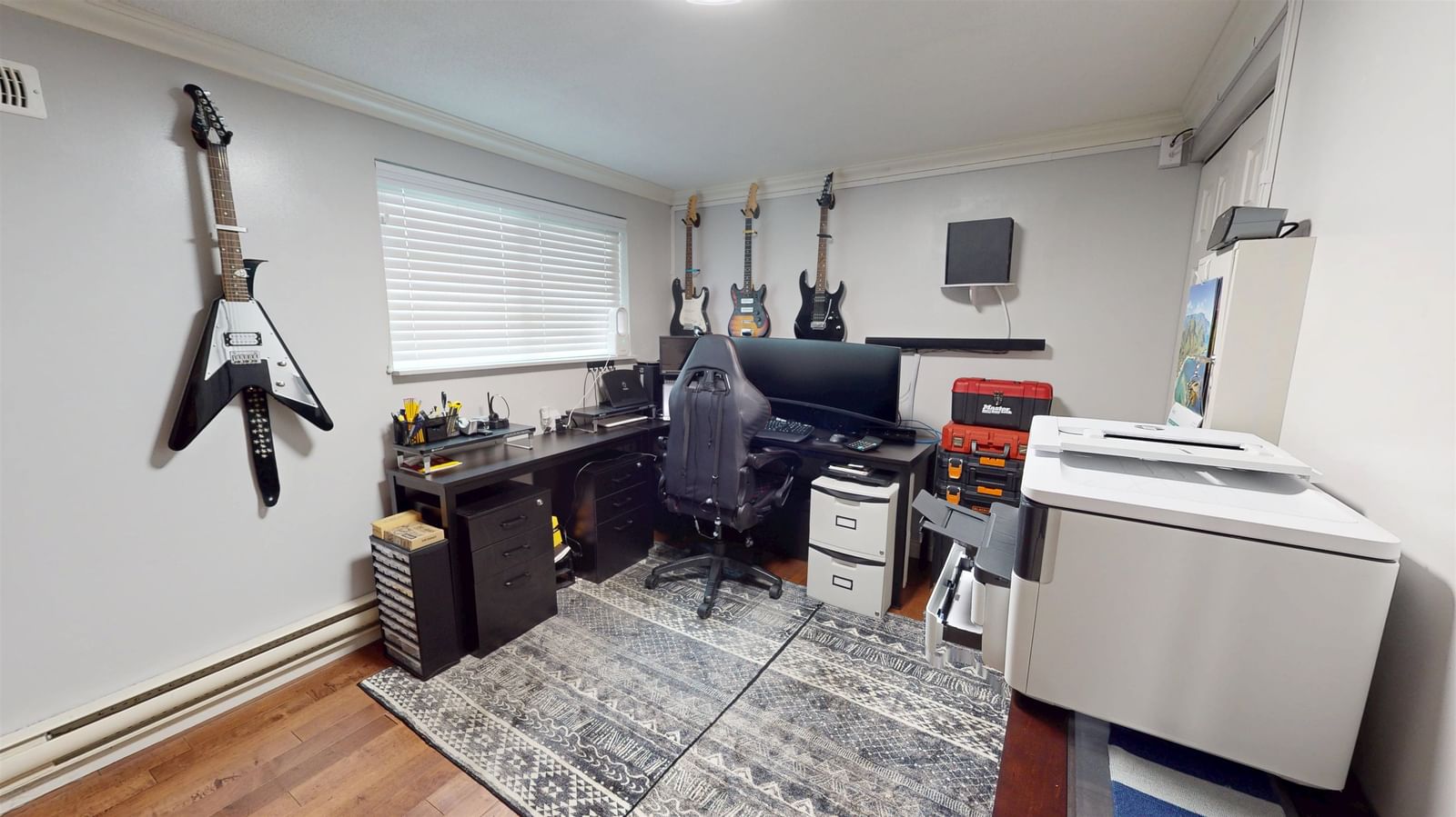 Listing Image 5