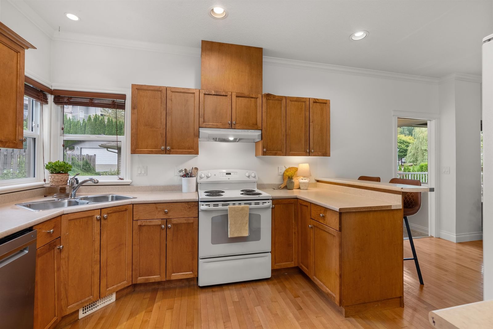 Listing Image 10