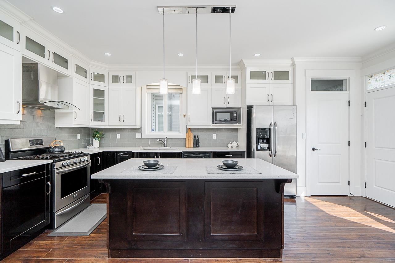 Listing Image 11