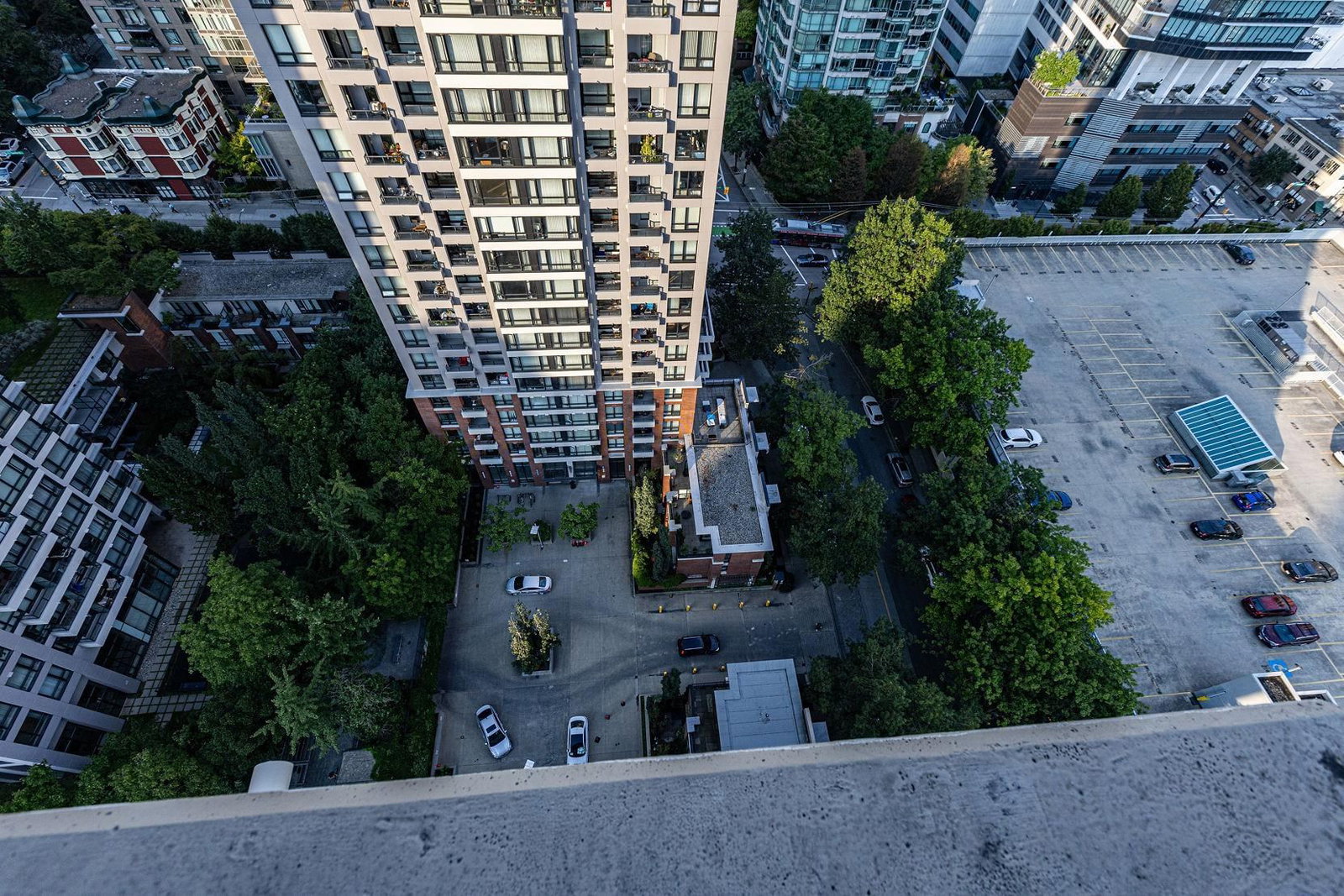 Listing Image 19