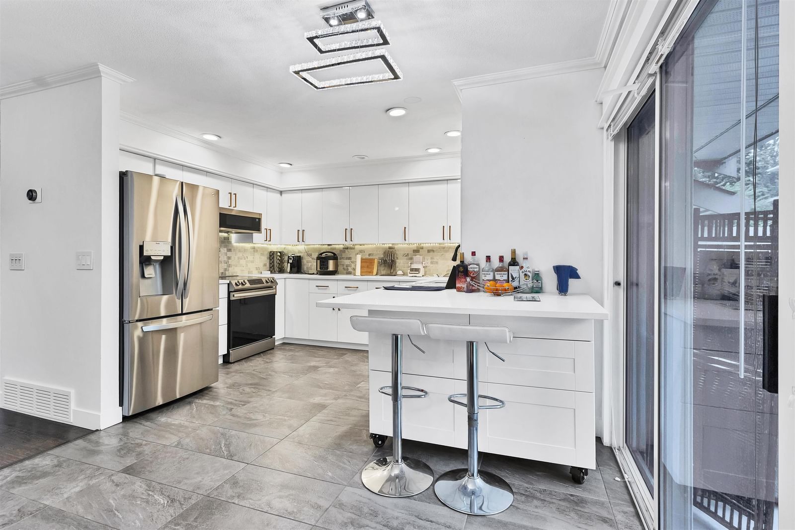Listing Image 10