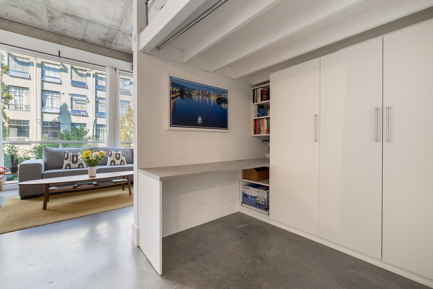 Listing Image 12