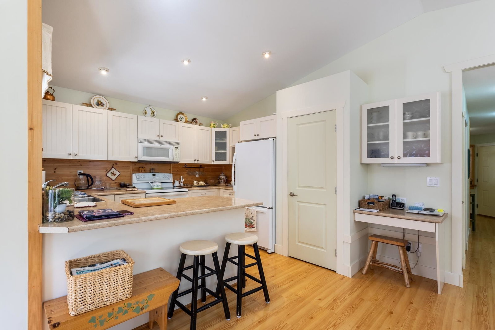 Listing Image 10
