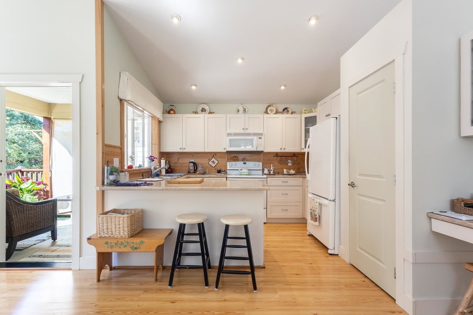Listing Image 9