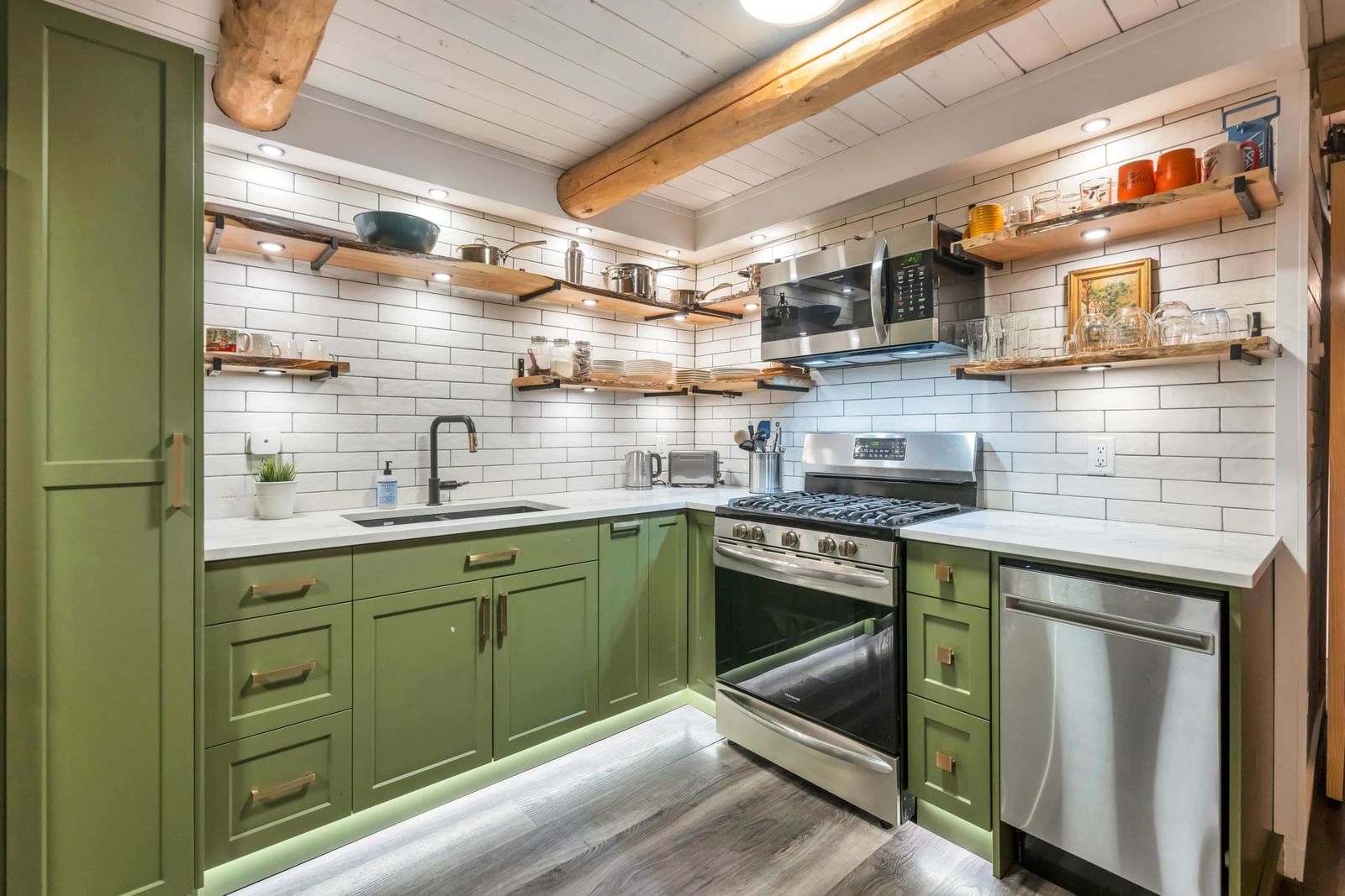 Listing Image 15