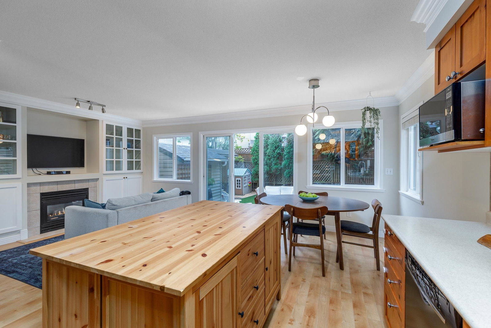 Listing Image 8