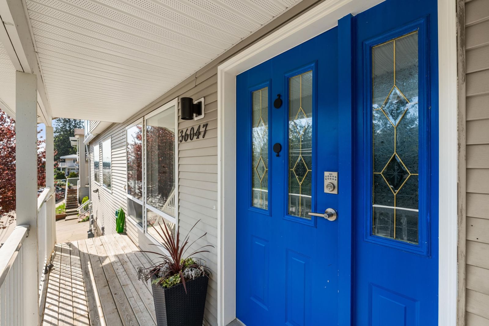 Listing Image 5