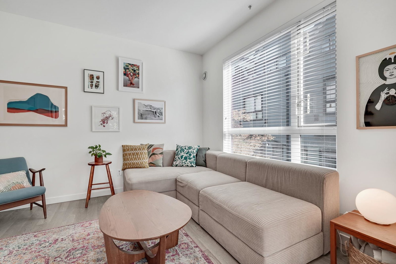 Listing Image 9