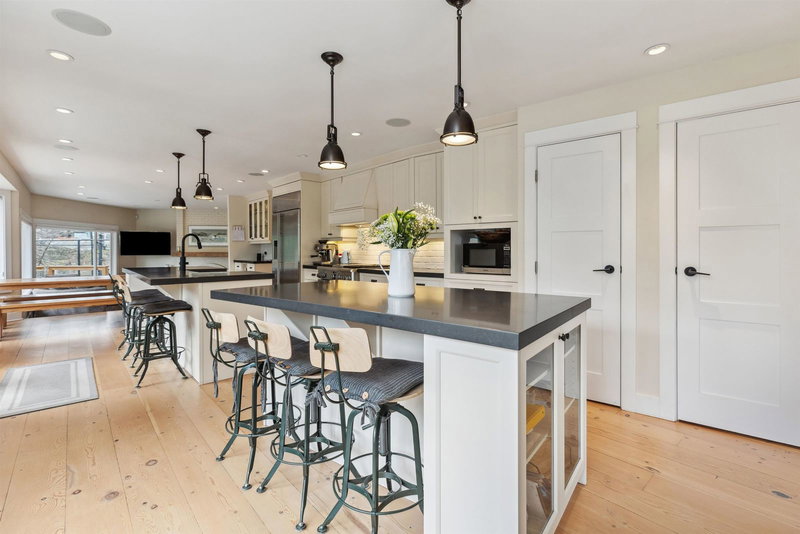 3714 Southridge Place, West Vancouver, V7V 3H8 | Image 3