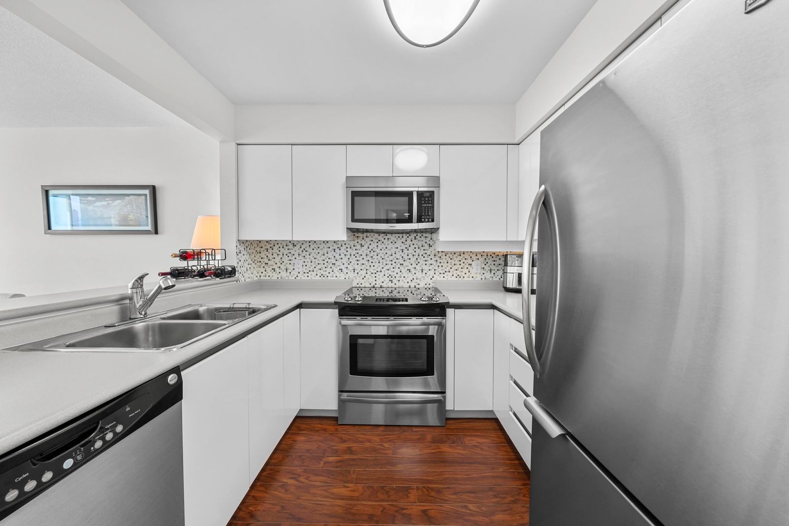 Listing Image 3