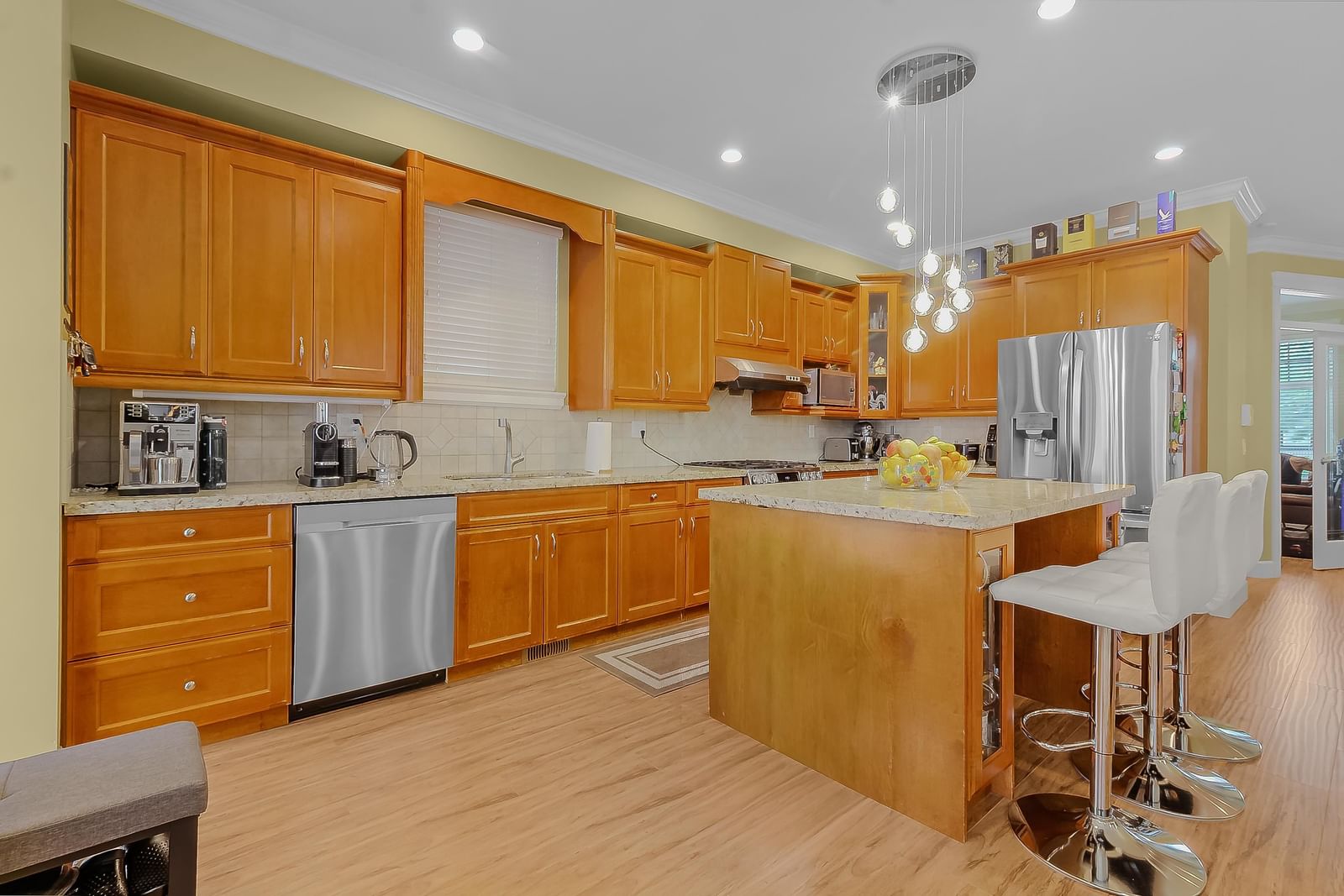Listing Image 11