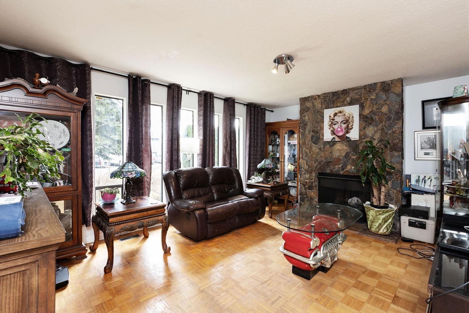 Listing Image 8
