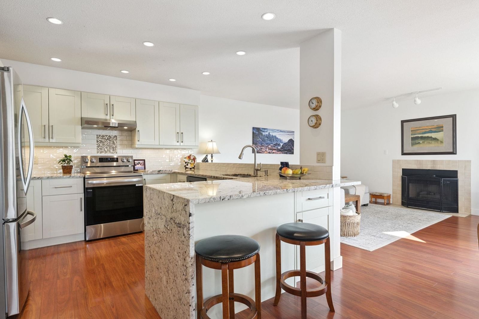 Listing Image 13