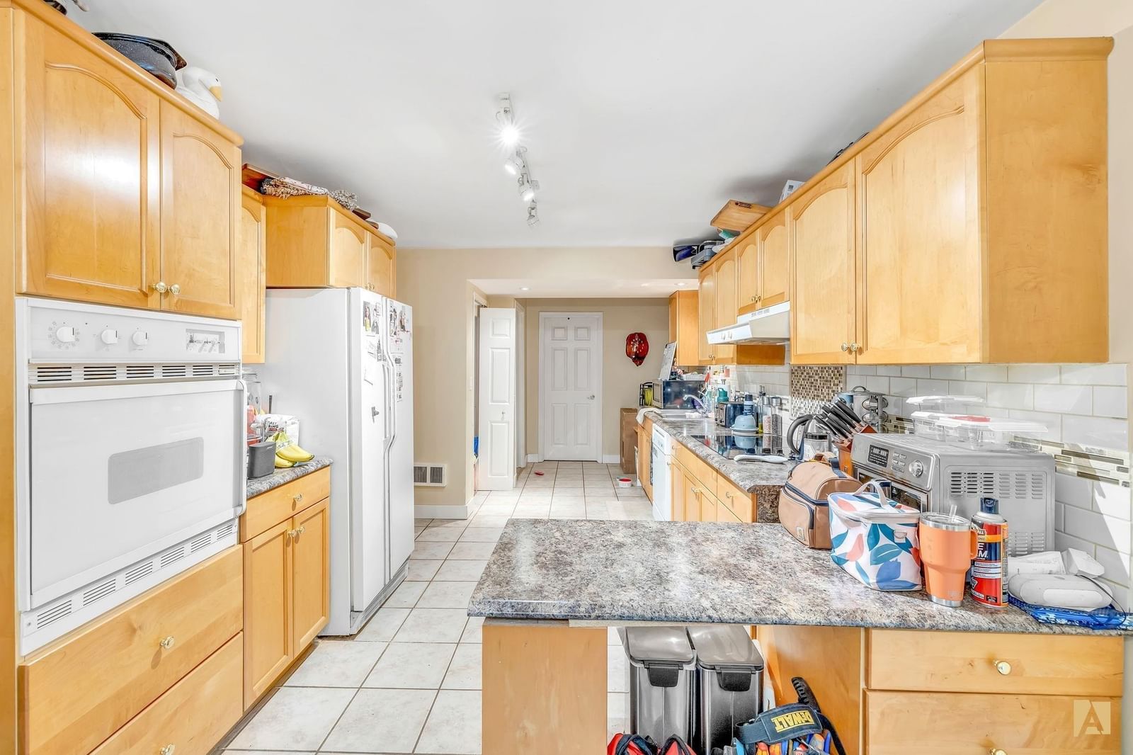 Listing Image 16