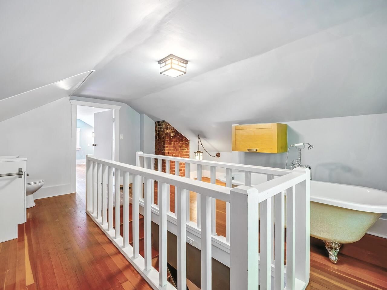 Listing Image 14