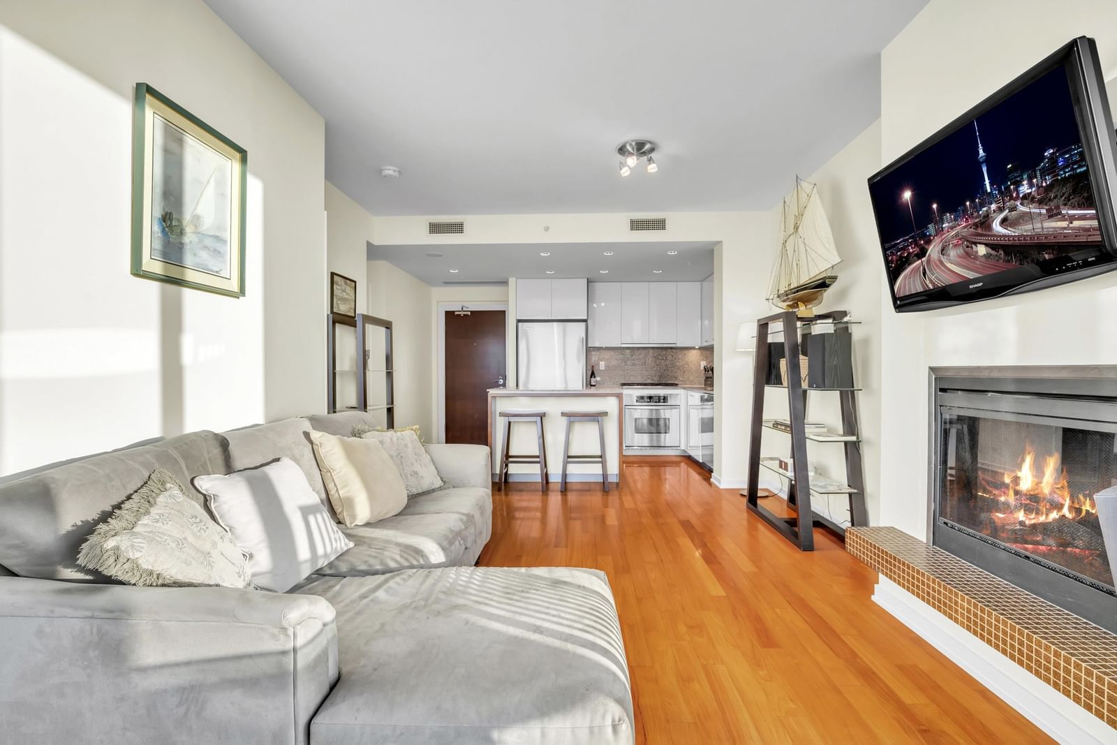 Listing Image 12