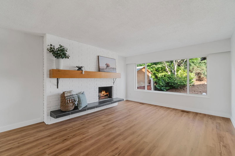 1431 Elinor Crescent, Port Coquitlam, V3C 2Y3 | Image 2
