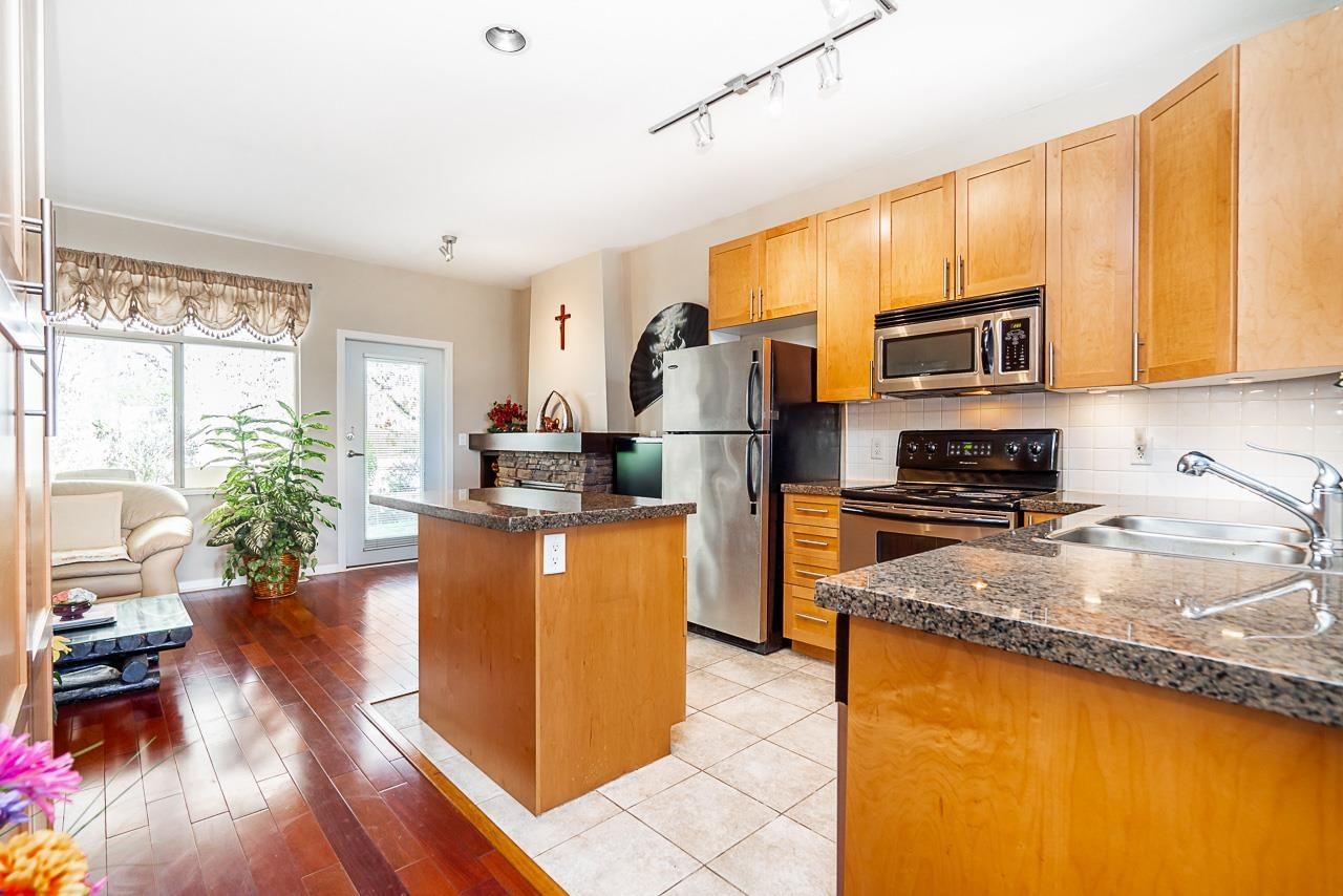 Listing Image 5