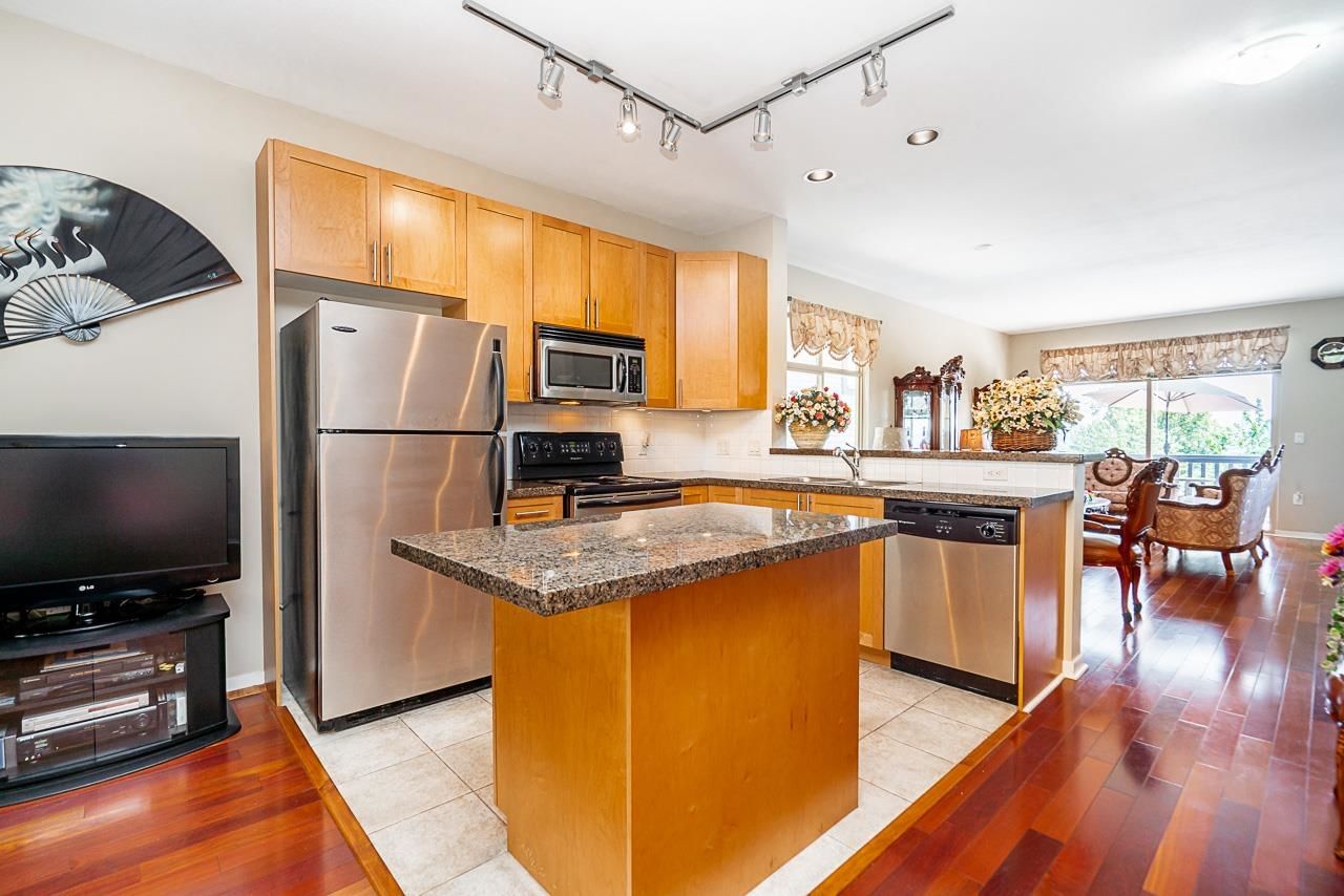 Listing Image 8