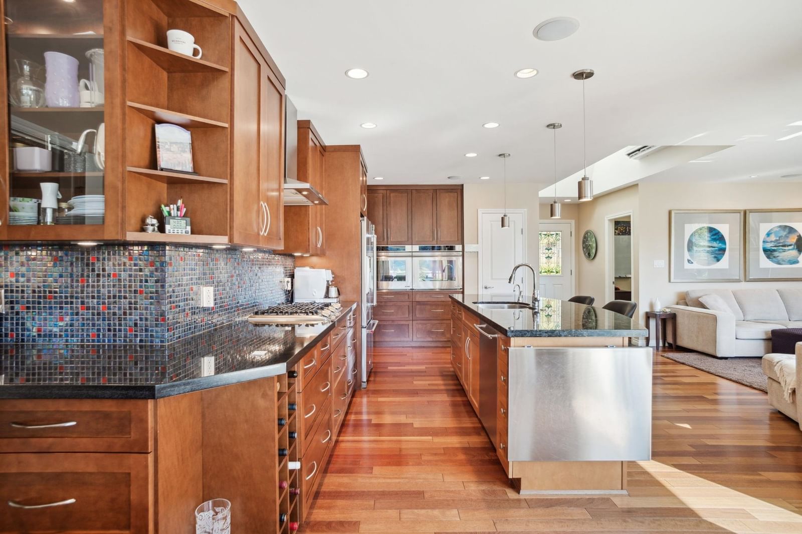 Listing Image 8