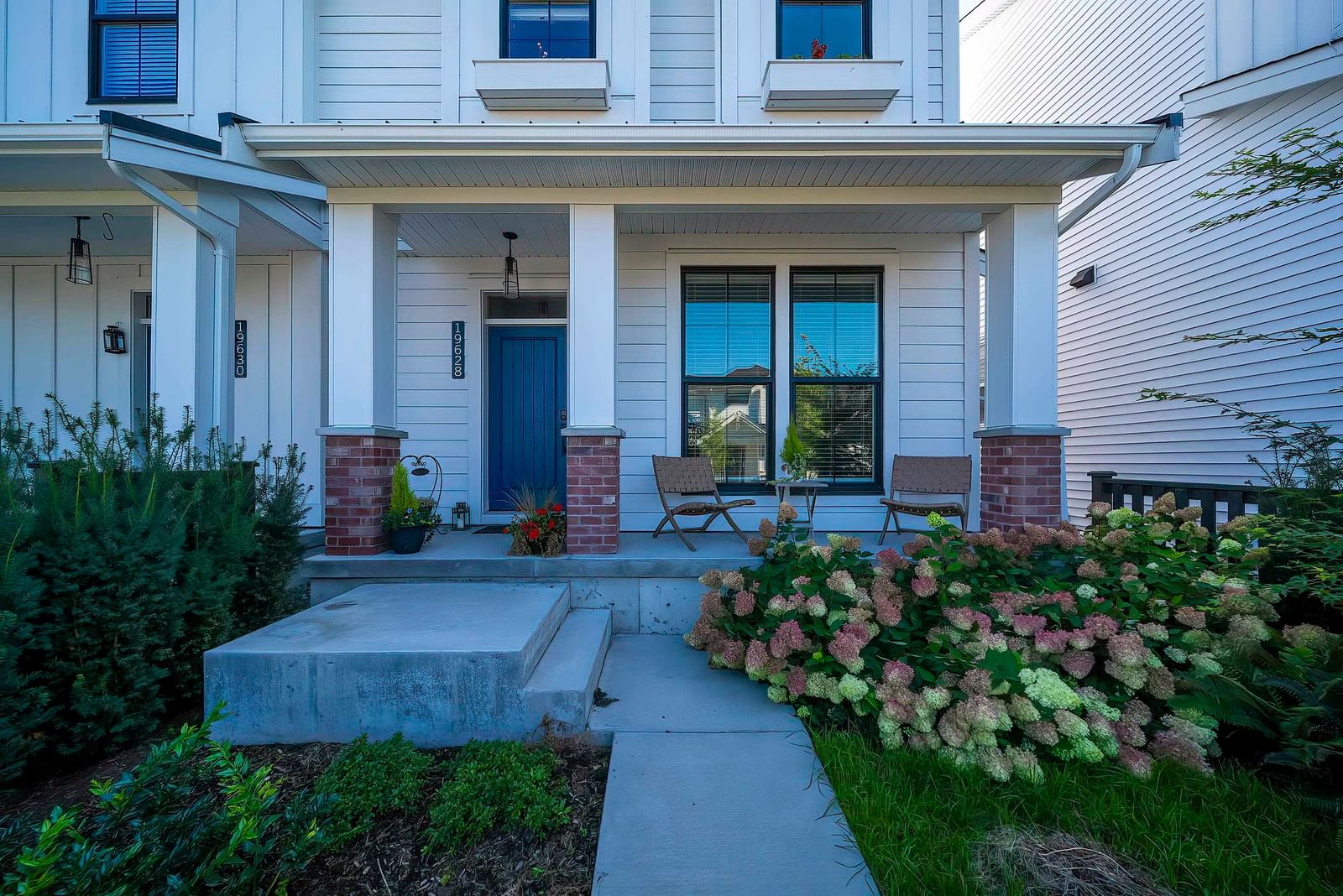 Listing Image 4