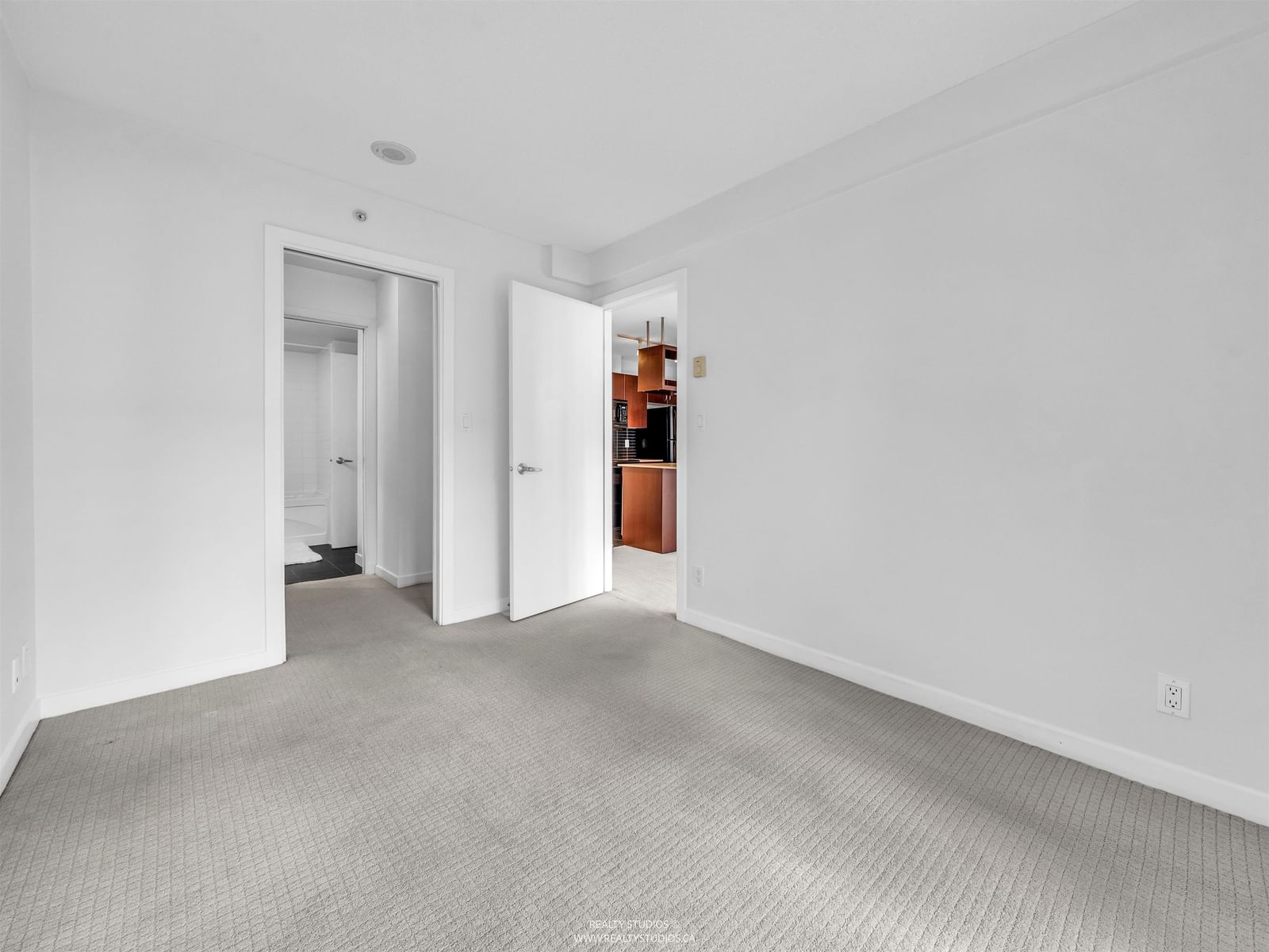 Listing Image 26