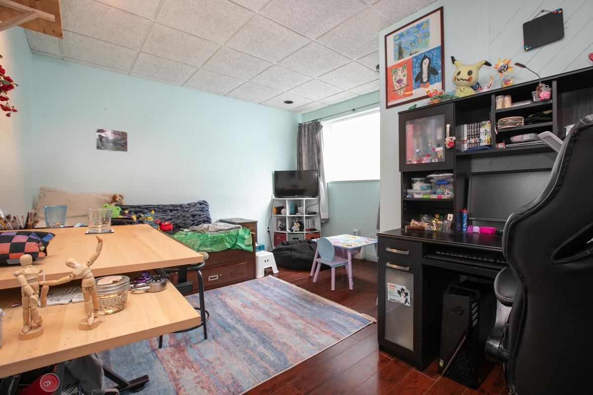 Listing Image 14