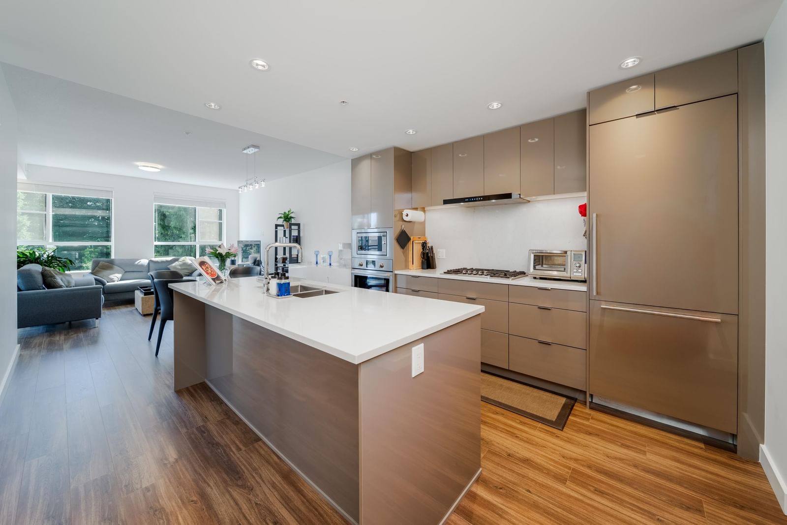 Listing Image 9