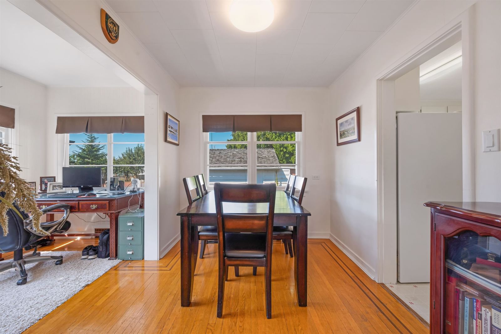 Listing Image 12