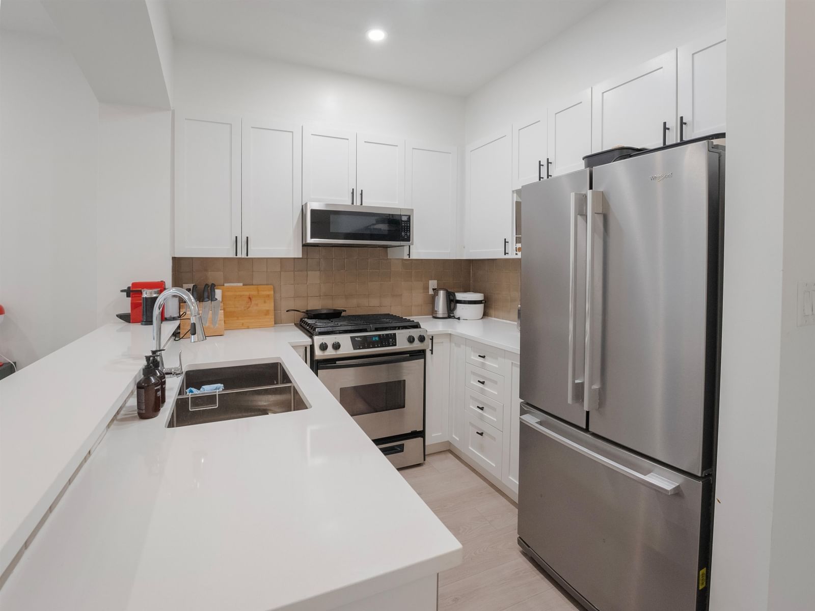 Listing Image 6