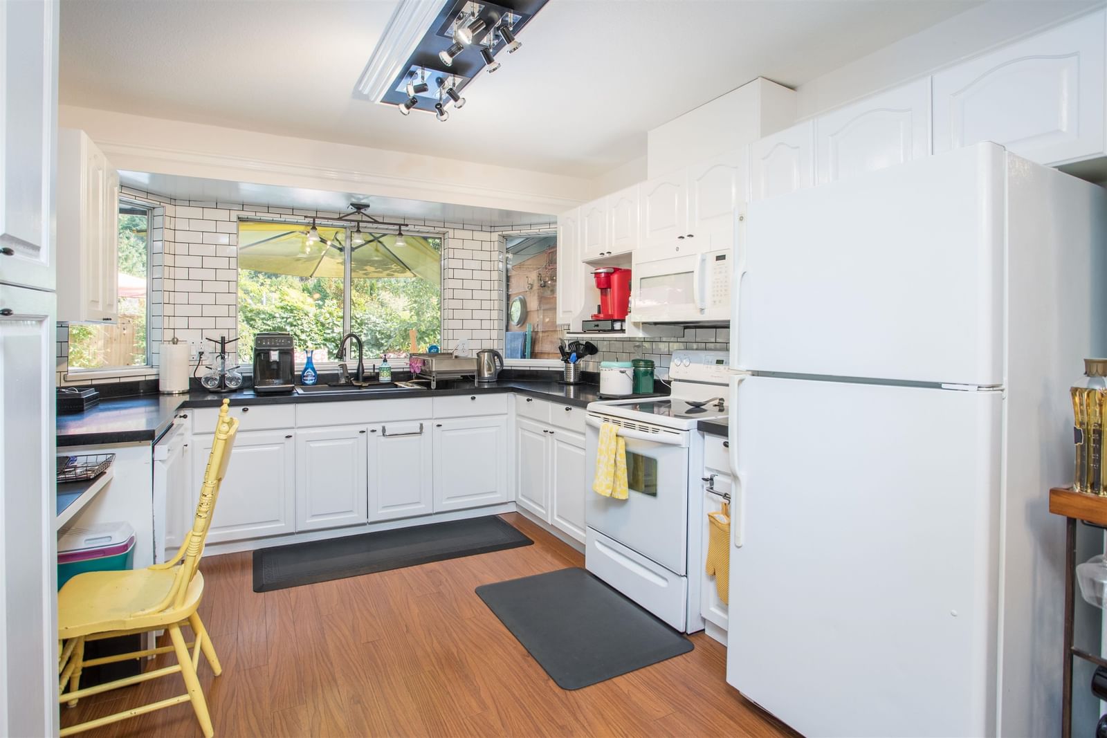 Listing Image 11