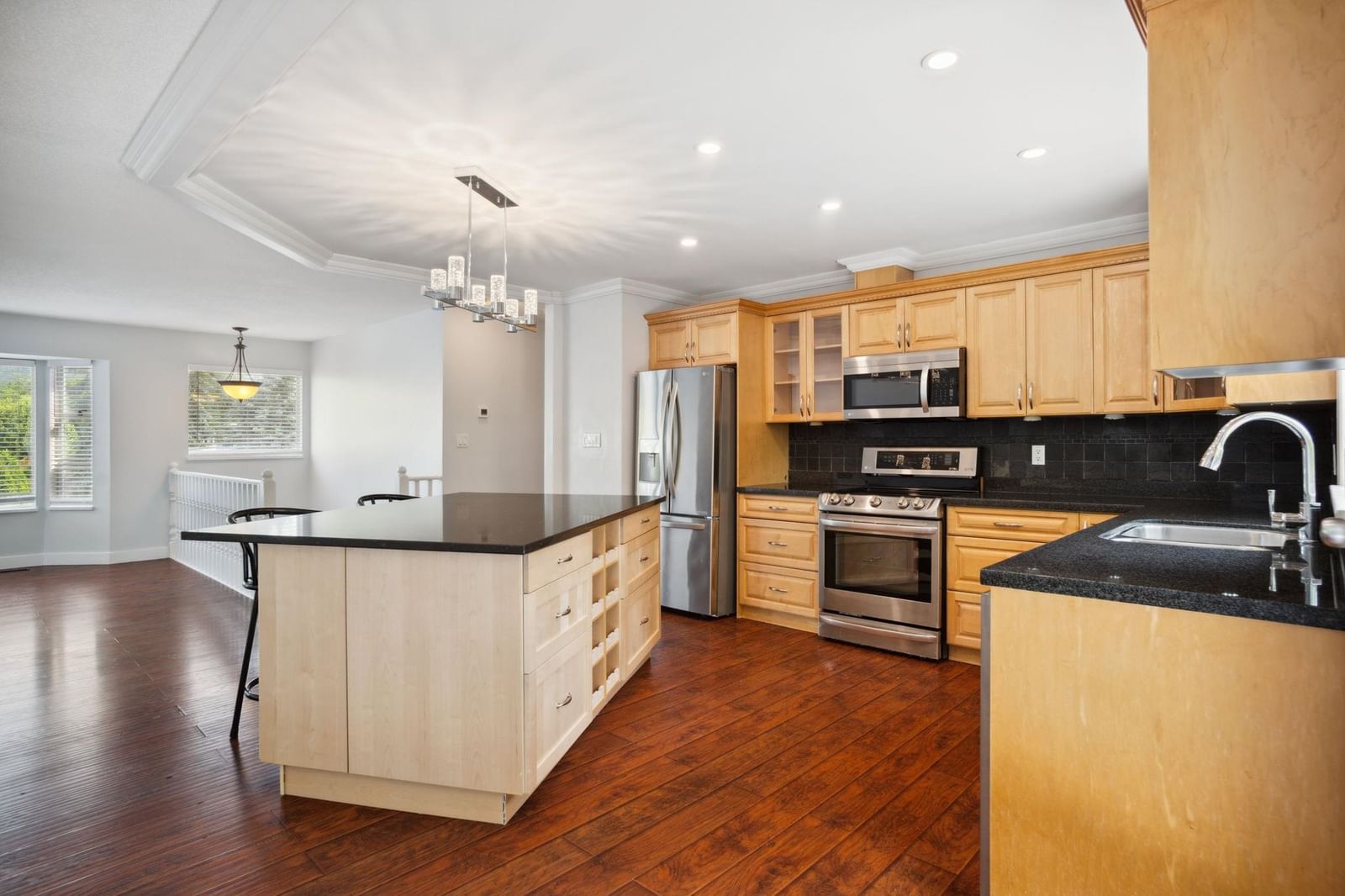Listing Image 8