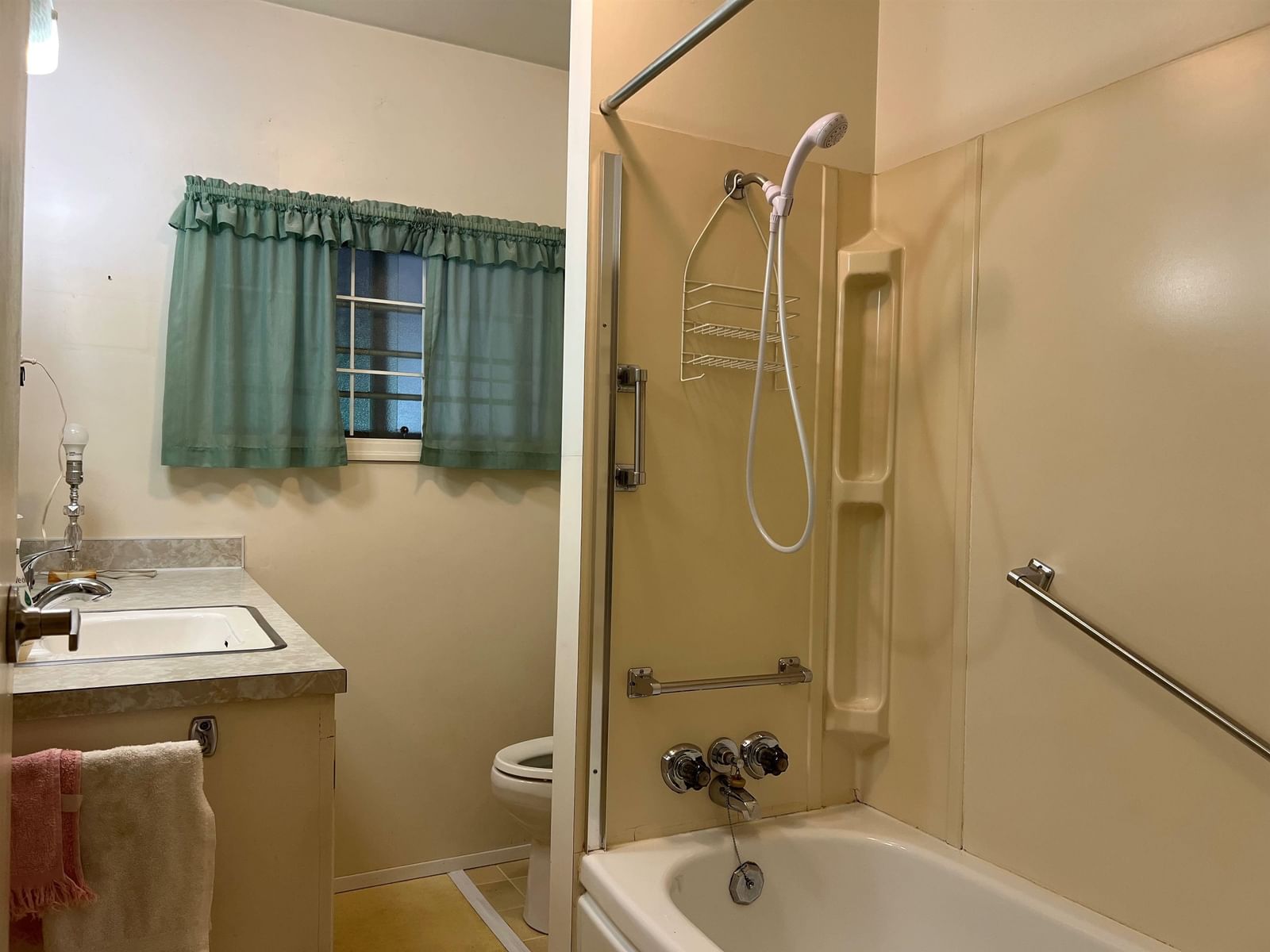 Listing Image 6