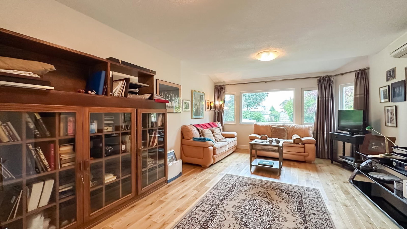 Listing Image 18