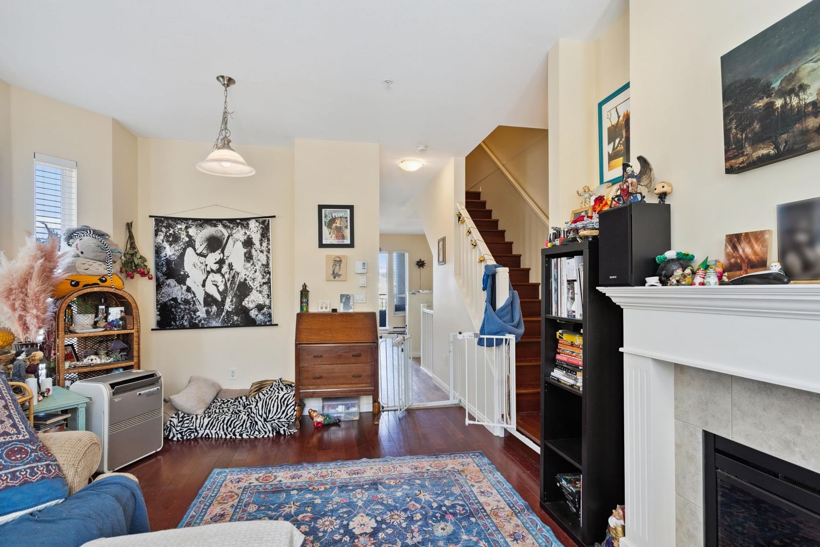 Listing Image 4