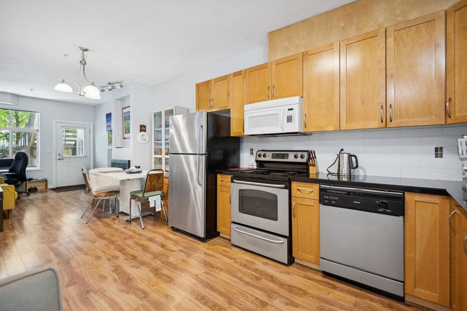 Listing Image 18