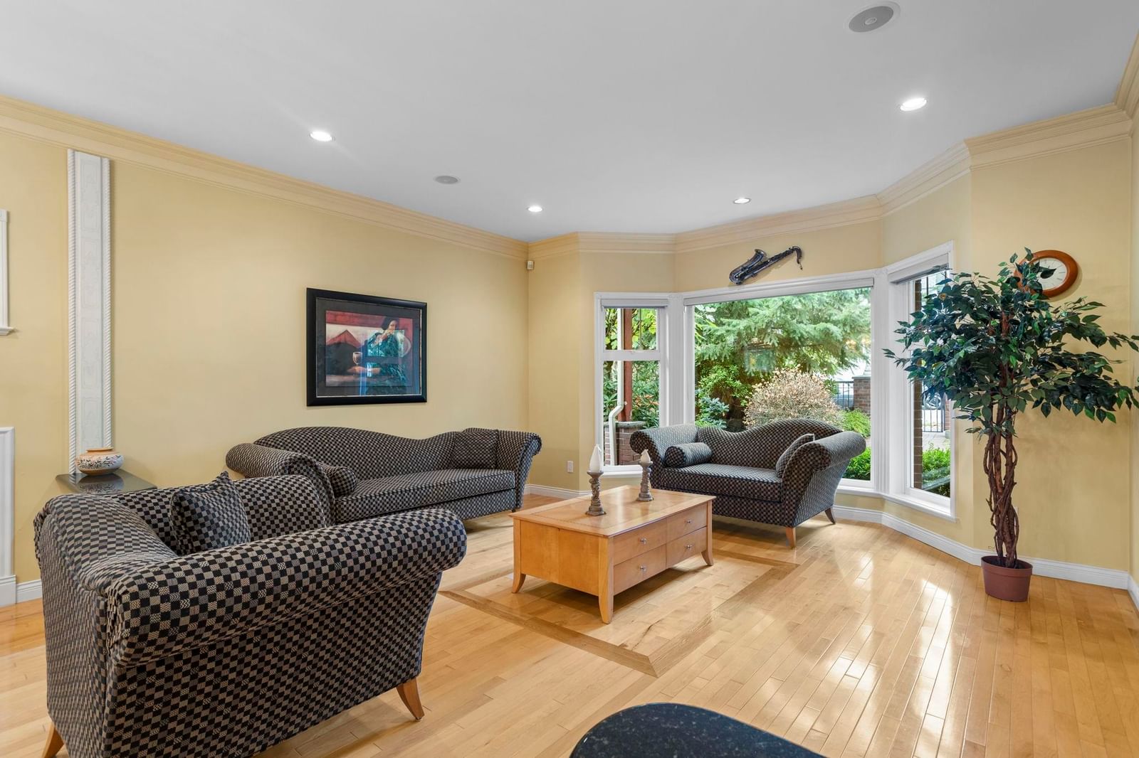 Listing Image 5