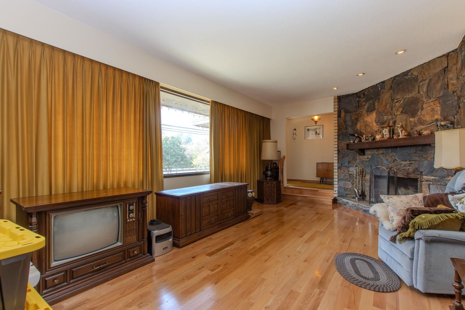 Listing Image 19