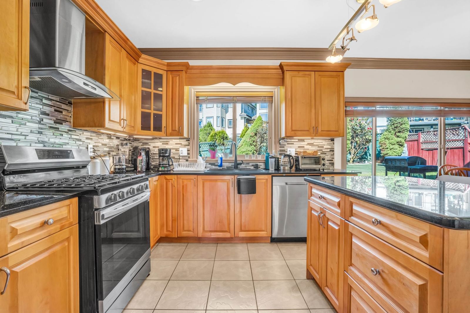 Listing Image 12