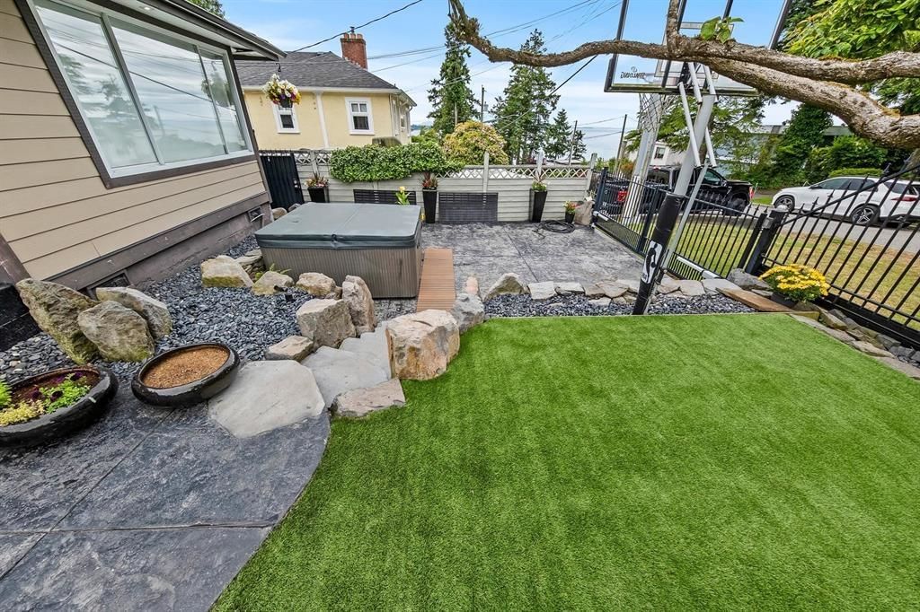 Listing Image 11
