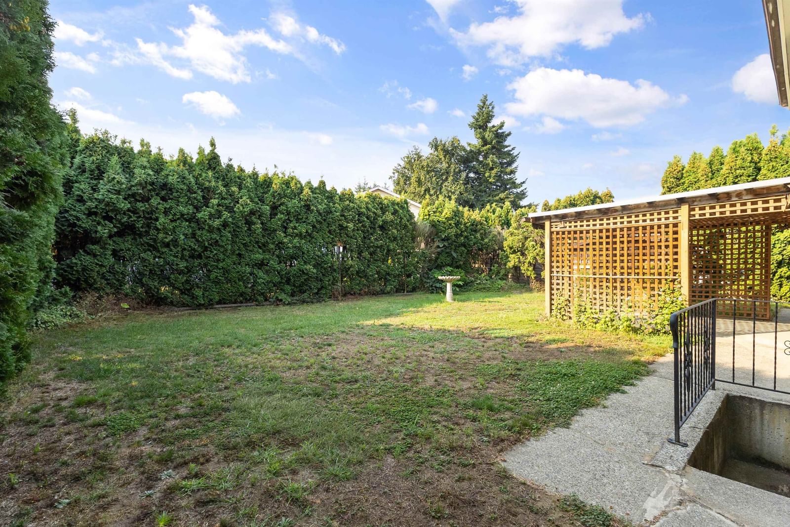 Listing Image 6