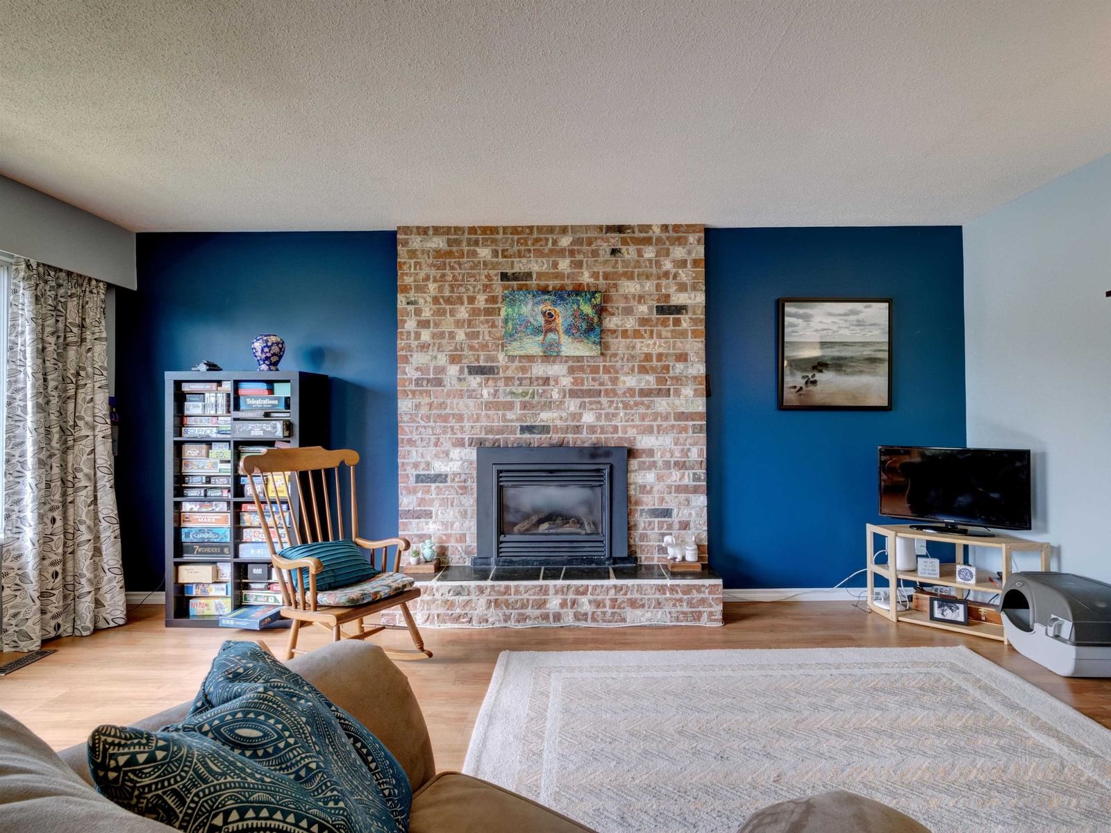 Listing Image 11