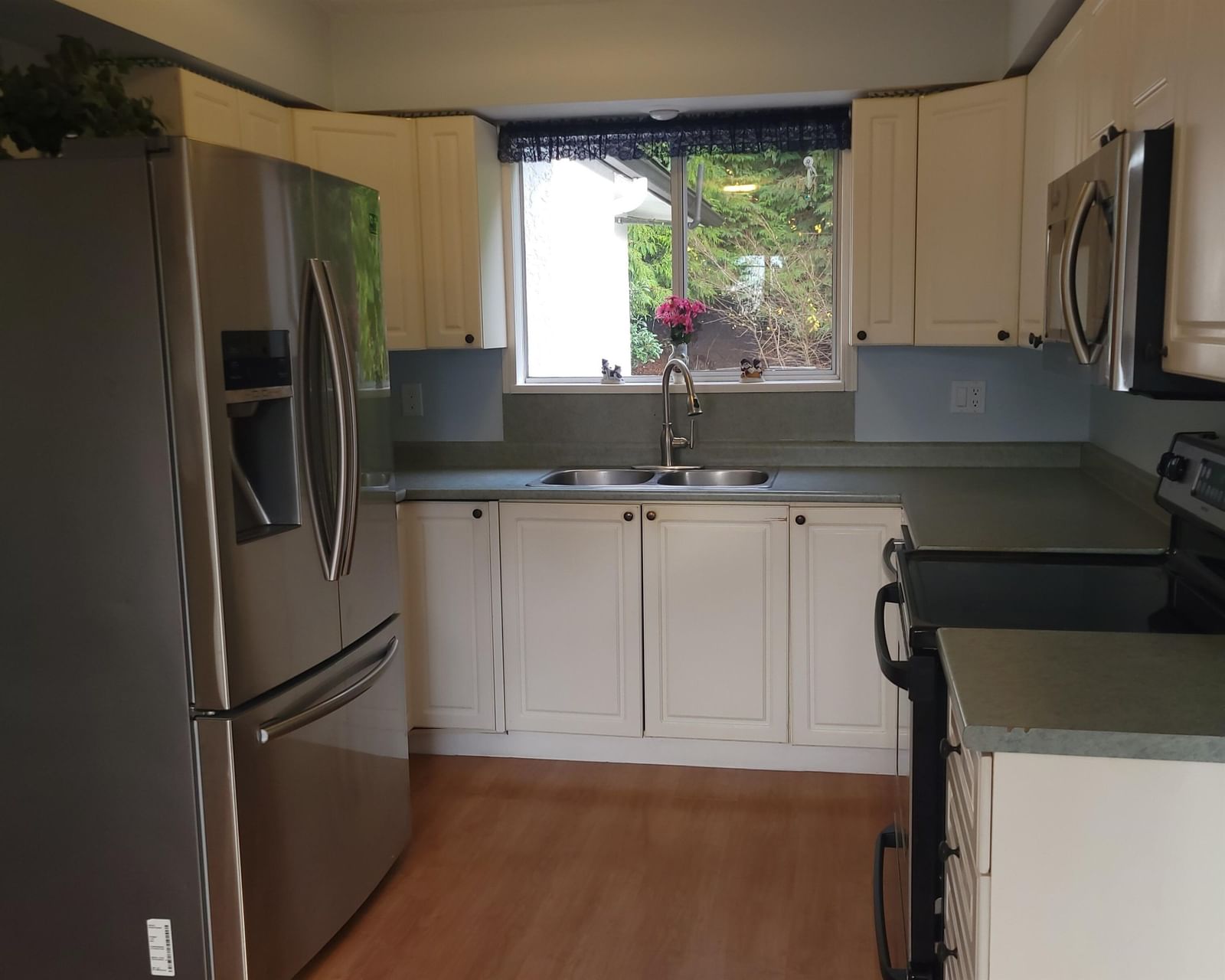 Listing Image 16