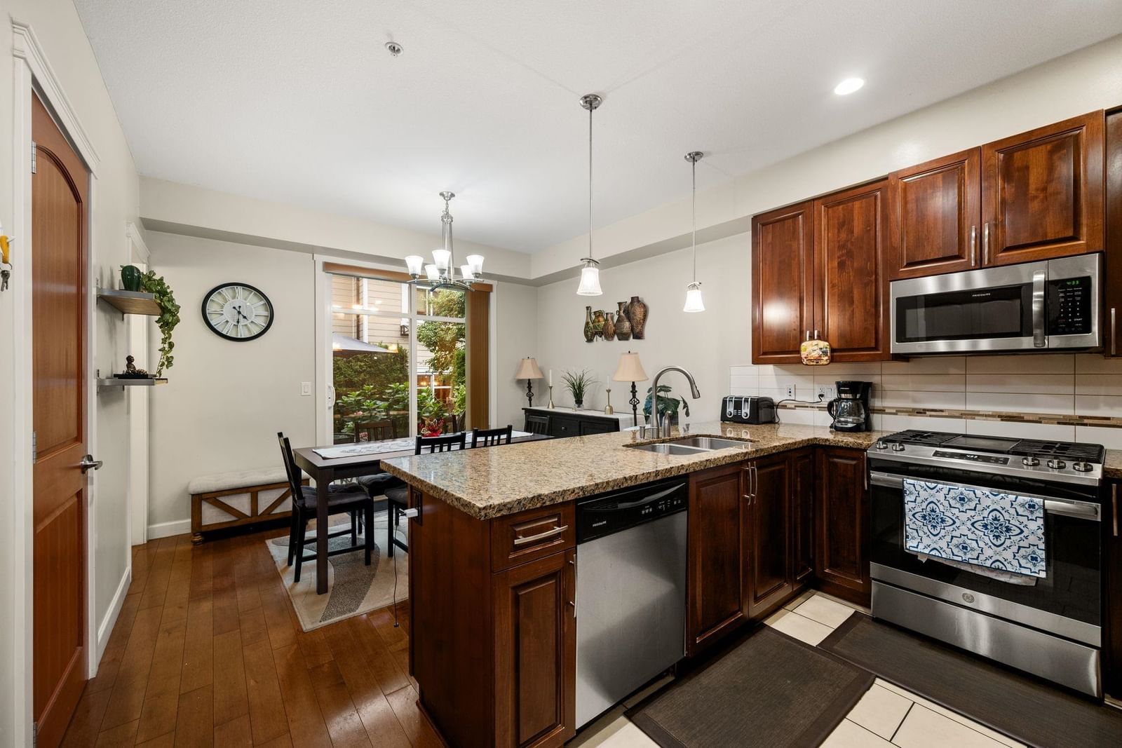 Listing Image 14
