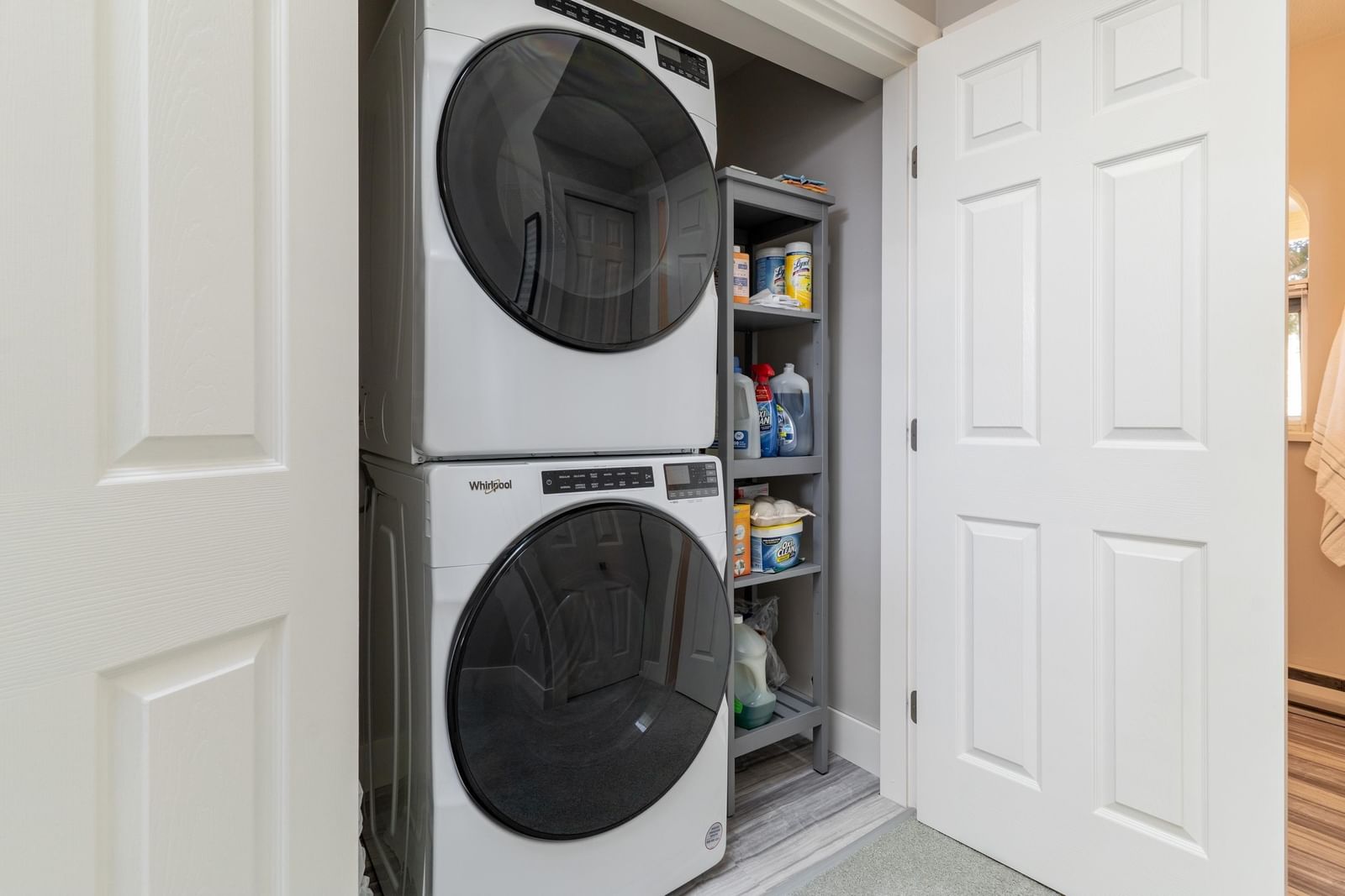 Listing Image 9